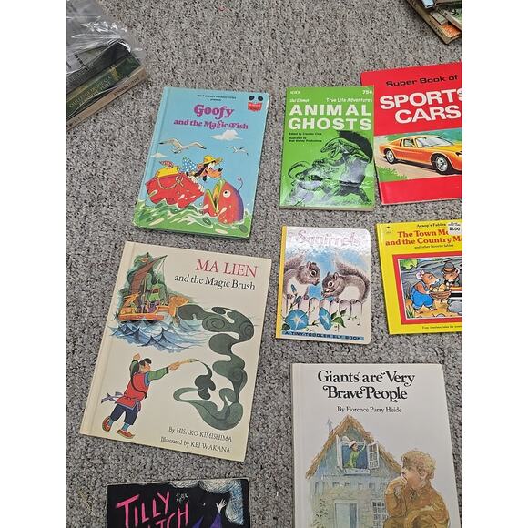 Lot of 19 Vintage Mixed Authors Paperback & Hardcover Children's Story Books - Picture 2 of 8